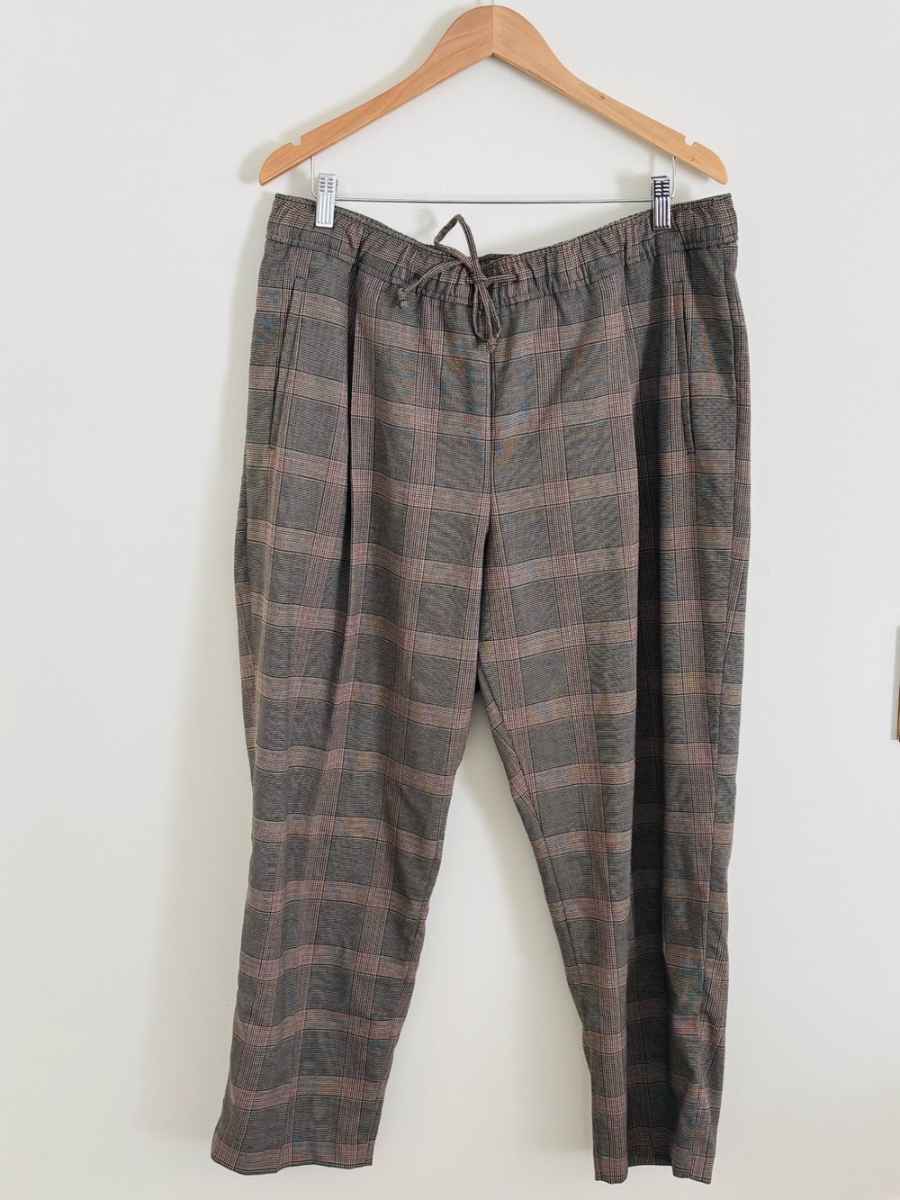Old Navy High-Rise Billie Straight Pants in Gray & Tan Plaid